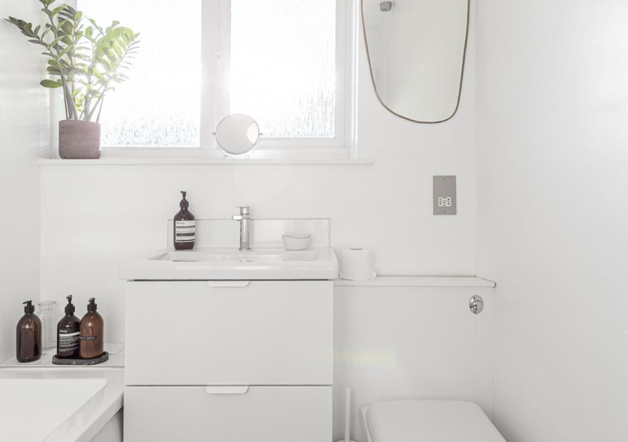 Modern 2 Bd W/ Garden In The Heart Of Tetbury! Villa Bagian luar foto